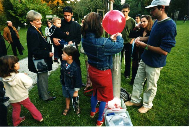 Ballonaktio 3, Skulptur02, 2002, Bern